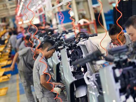 为什么电动车第一格电很耐用,后面几格掉电就很快?老师傅告诉你