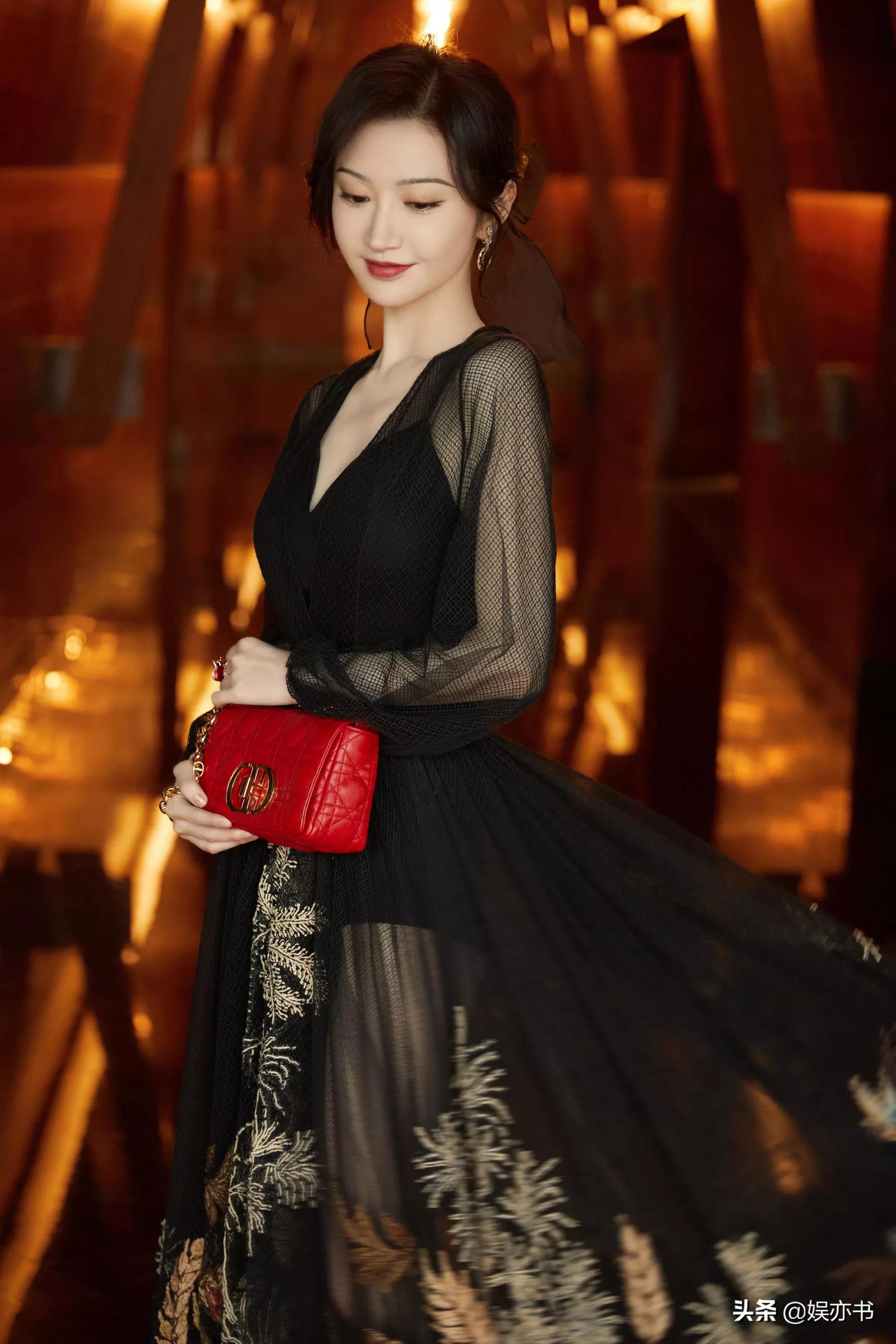 景甜黑色胧纱深v长裙翩然婀娜优雅温婉
