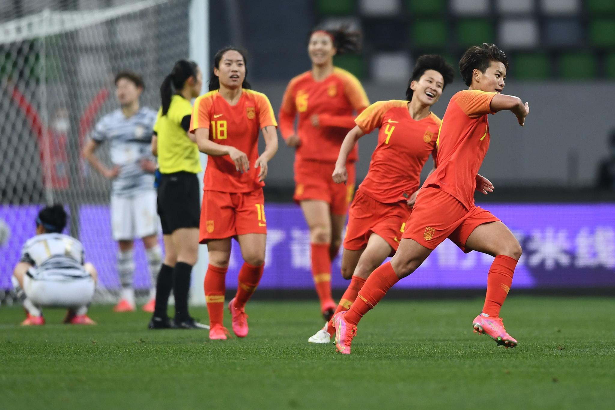 8-0！中国女足受激励，剑指U17世界杯首胜，成颜值担当，叫板美国_体育吧