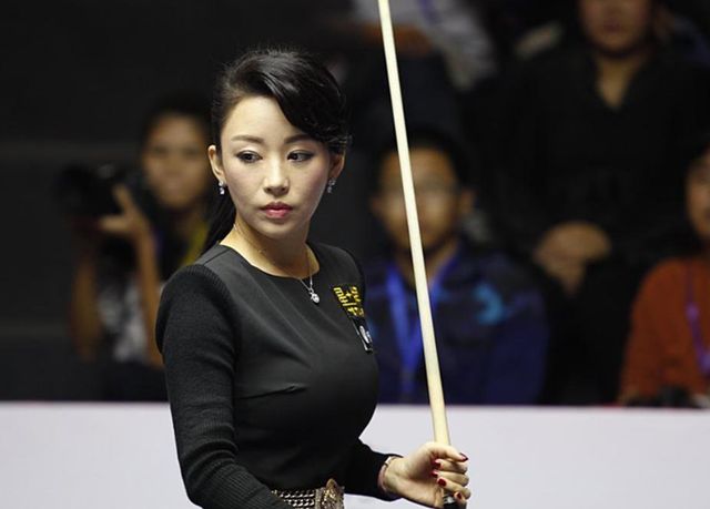 台球女王潘晓婷,身材与颜值并存,收获许多小哥哥的芳心