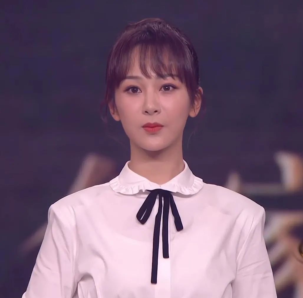 杨紫撞脸杜华？新剧预告里被吐槽脸肿，其实她是被滤镜和导演坑了