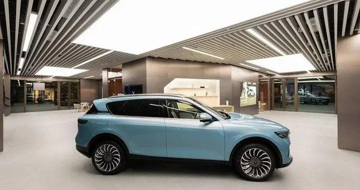 联手米其林，岚图汽车首度亮相上海车展