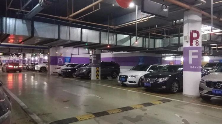 汽车在停车场内被蹭了，找不到肇事者怎么办？3招快速挽回损失