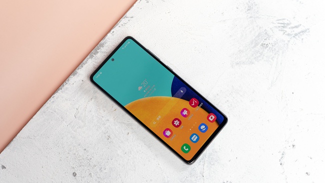 弥补了不足但短板依旧明显三星galaxya52评测