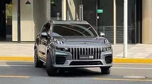 领克09实车现身街头，大7座布局，或搭沃尔沃2.0T动力