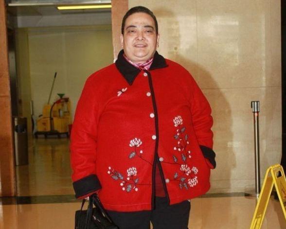 何超琼何超雄同是何鸿燊的女儿，长相气质却大不相同，身价也不同