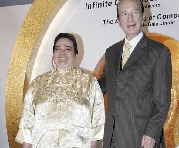 何超琼何超雄同是何鸿燊的女儿，长相气质却大不相同，身价也不同