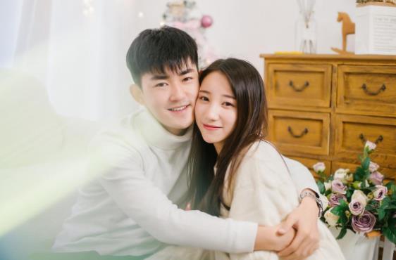 女孩只在乎爱情不在乎男生条件，有错吗？