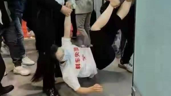 后续来了：在今日举行的2021上海车展上……