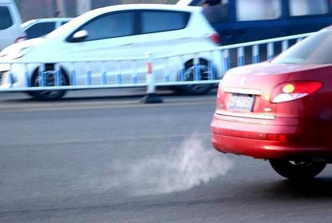 汽车冒白烟怎么办?如果是第三种情况就要注意了!