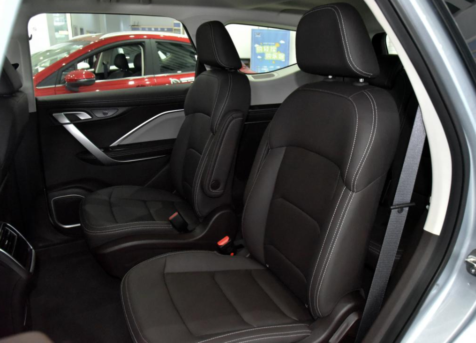 10万级大空间家用车,都是自主品牌,有一台的座椅设计绝了