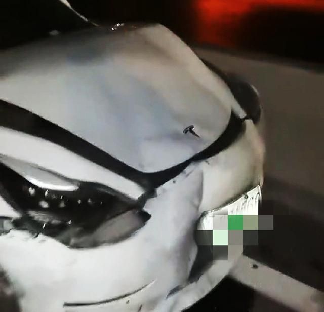 深度解读上海车展维权:是女车主过激 还是特斯拉傲慢?休闲区蓝鸢梦想 - Www.slyday.coM 深度解读上海车展维权:是女车主过激 还是特斯拉傲慢?休闲区蓝鸢梦想 - Www.slyday.coM