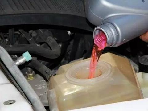 如何选择并更换防冻液？