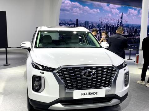 帕里斯帝外形粗犷,车身长度将近5m,家用商务两相宜