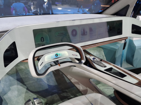 上汽大通于上海车展发布MIFA概念车，展望多人智慧出行创场景