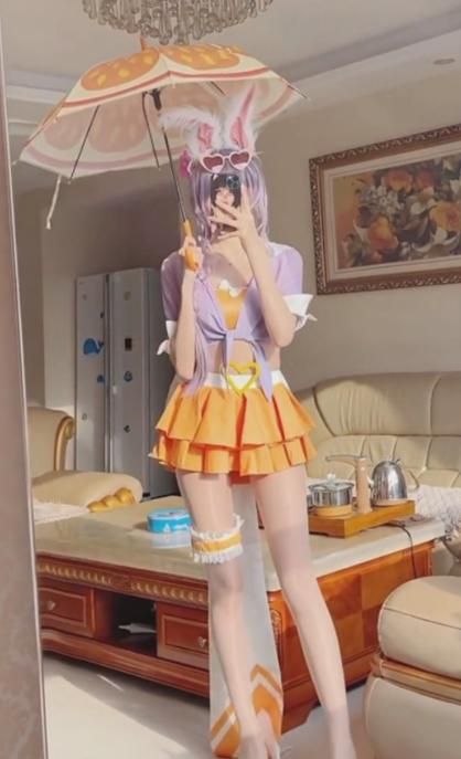 电气鼠和赖神连麦后疑似入住虎牙颜值主播转行做游戏
