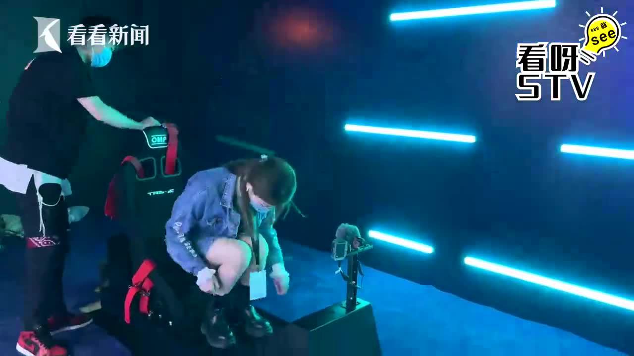 视频｜上海车展公众日第一天 小姐姐打卡新玩法