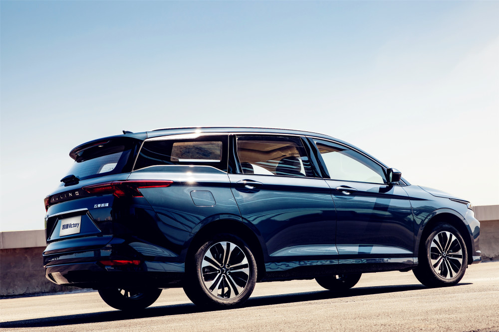 轴距两米八,二排放倒就是床!这2款车适合五一全家出游