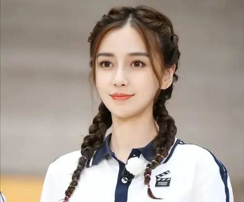 看《奔跑吧》近距离镜头,杨颖的脸终究还是崩了 看《奔跑吧》近距离镜头,杨颖的脸终究还是崩了