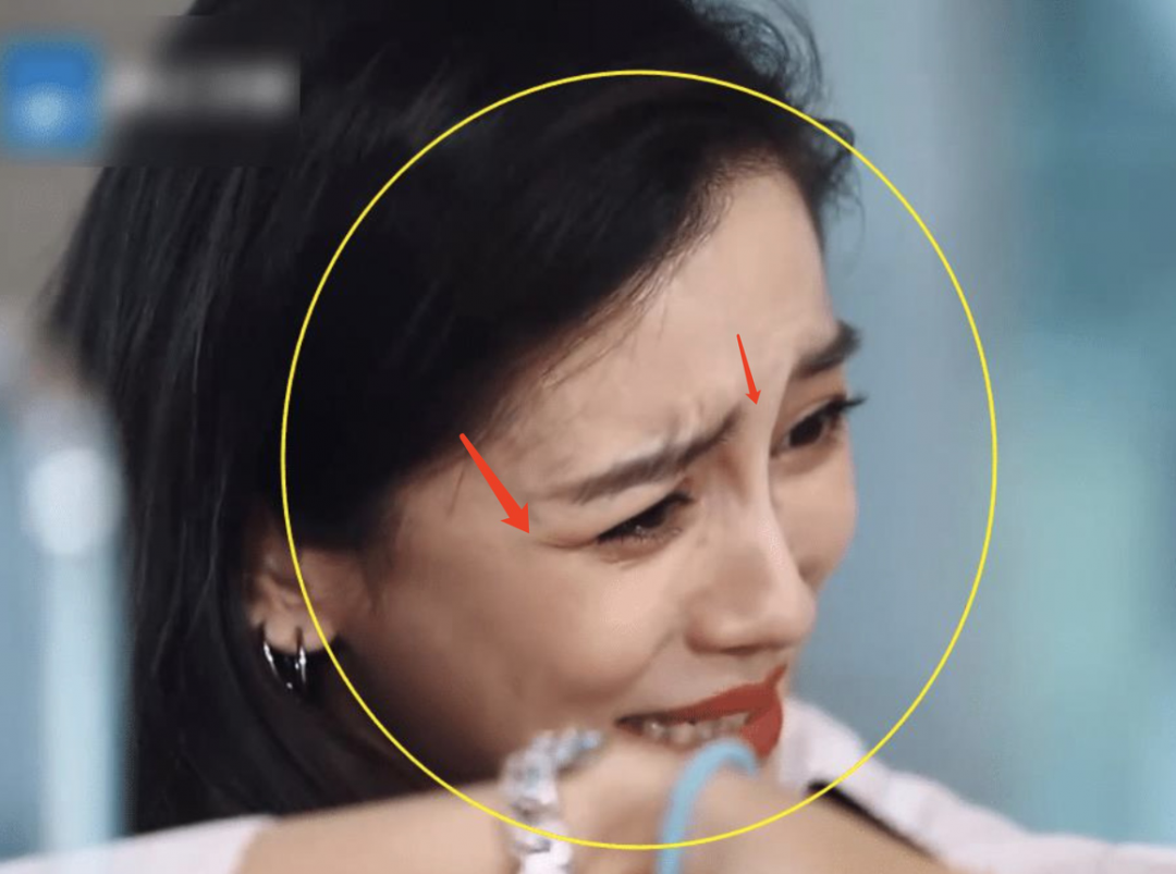 看《奔跑吧》近距离镜头，杨颖的脸终究还是崩了