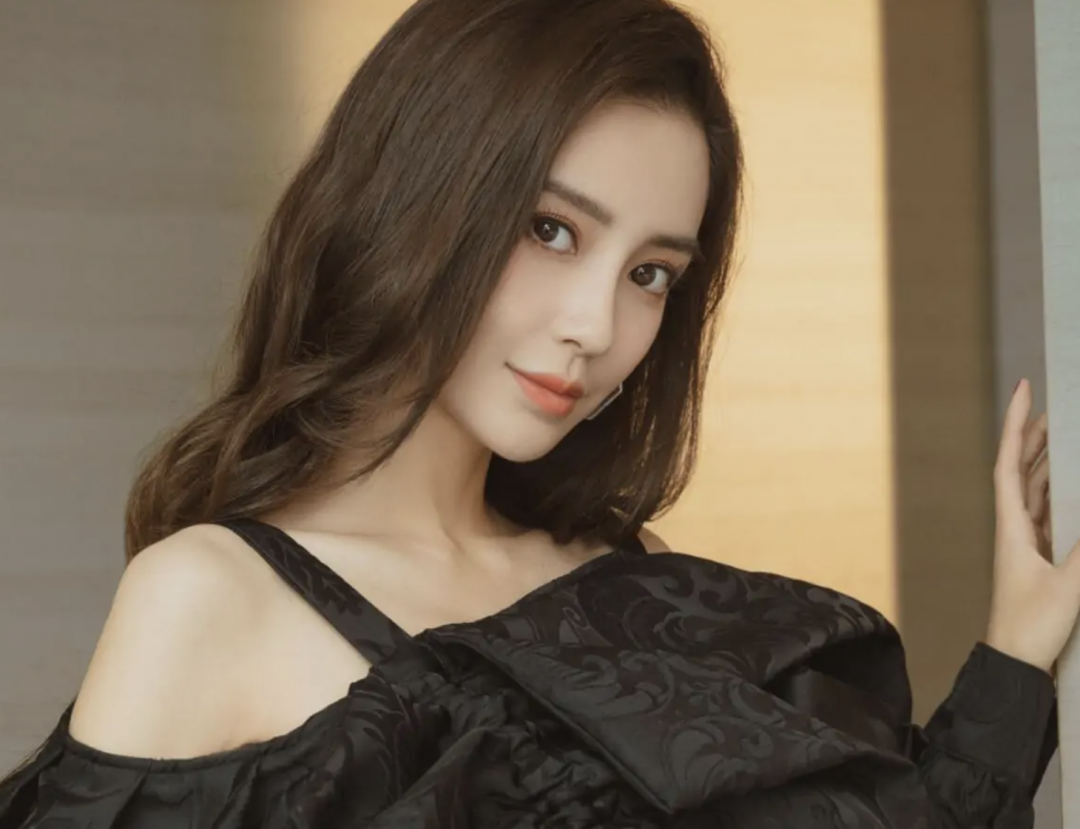 看《奔跑吧》近距离镜头,杨颖的脸终究还是崩了 看《奔跑吧》近距离镜头,杨颖的脸终究还是崩了