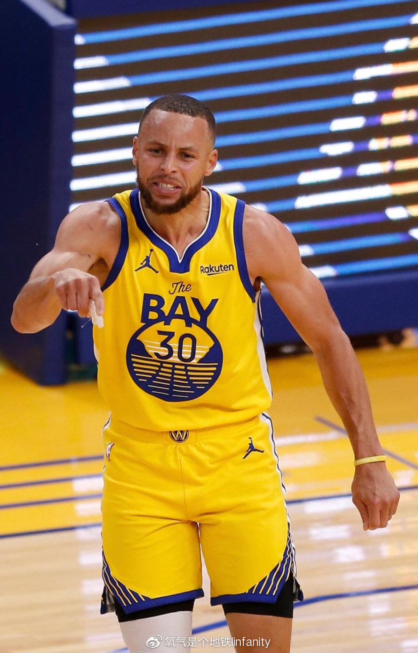 库里险背锅!但整场表现是统治级的,他单月可能投进百个三分球!休闲区蓝鸢梦想 - Www.slyday.coM 库里险背锅!但整场表现是统治级的,他单月可能投进百个三分球!休闲区蓝鸢梦想 - Www.slyday.coM