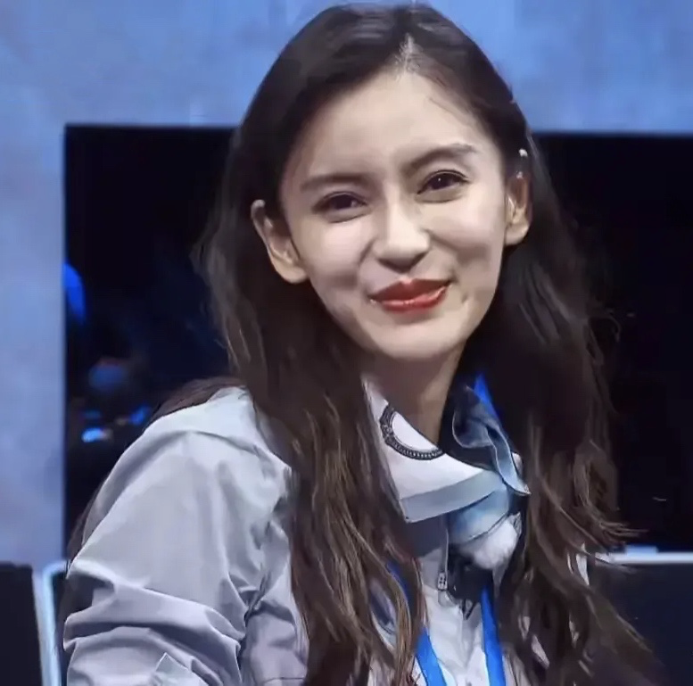 看《奔跑吧》近距离镜头,杨颖的脸终究还是崩了 看《奔跑吧》近距离镜头,杨颖的脸终究还是崩了