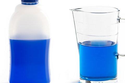 没有玻璃水了，能不能加点自来水？