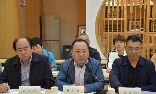 科学技术研究院顾潮琪主任等与杜旭昌一行人员进行了热烈交流座谈