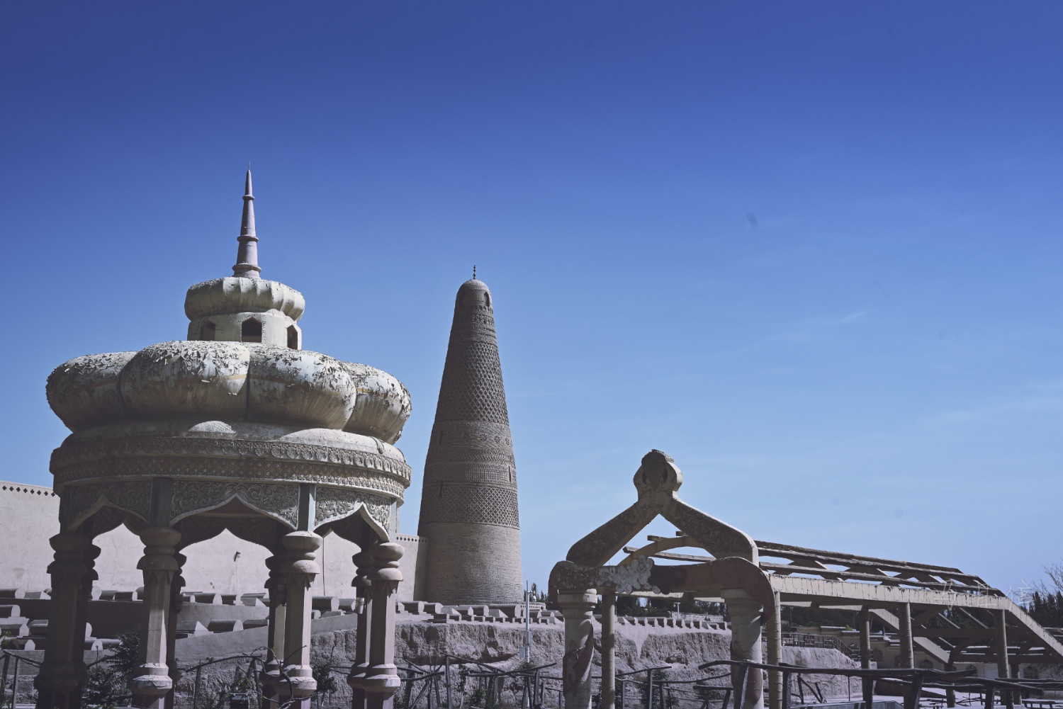 吐鲁番独自住酒店如何轻松叫服务