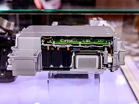 日立安斯泰莫展示电机控制器及双目相机