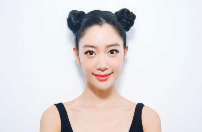 亚洲第一美女克拉拉嘴叼金链子,大锁链比手指还粗,扭腰俏皮扮嫩 亚洲第一美女克拉拉嘴叼金链子,大锁链比手指还粗,扭腰俏皮扮嫩