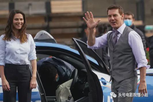 阿汤哥59岁还在玩命!《碟中谍7》再曝片场照,火车顶上真人快打休闲区蓝鸢梦想 - Www.slyday.coM 阿汤哥59岁还在玩命!《碟中谍7》再曝片场照,火车顶上真人快打休闲区蓝鸢梦想 - Www.slyday.coM