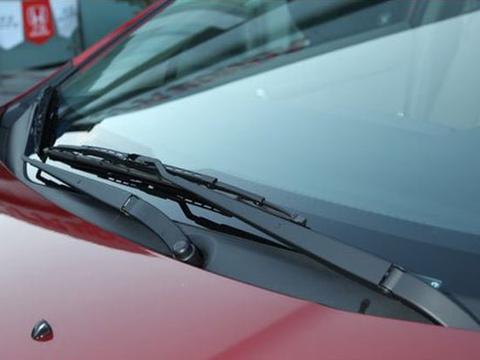 车的前挡风玻璃该如何保护？