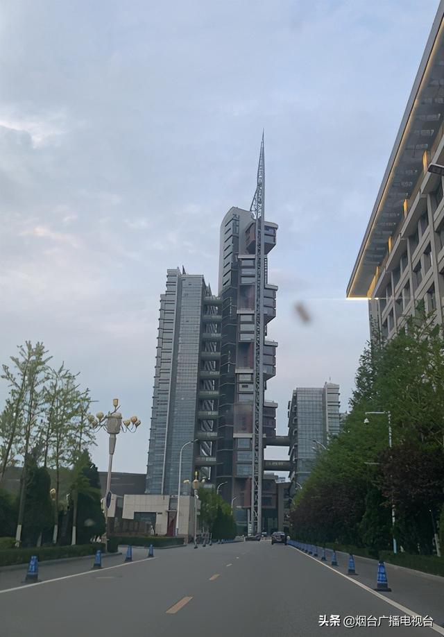 五四青年节,问政烟台记者又出发了休闲区蓝鸢梦想 - Www.slyday.coM 五四青年节,问政烟台记者又出发了休闲区蓝鸢梦想 - Www.slyday.coM