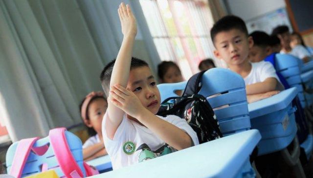 幼儿园“延时服务”六点放学,孩子接送不用愁了,新的问题又出现休闲区蓝鸢梦想 - Www.slyday.coM 幼儿园“延时服务”六点放学,孩子接送不用愁了,新的问题又出现休闲区蓝鸢梦想 - Www.slyday.coM