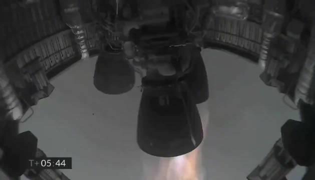 这次没炸！SpaceX星际飞船成功着陆