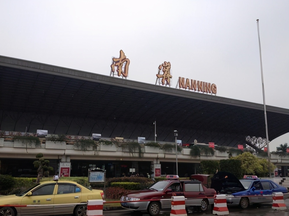 南宁吴圩国际机场停车收费标准,南宁吴圩机场停车费多少钱一天