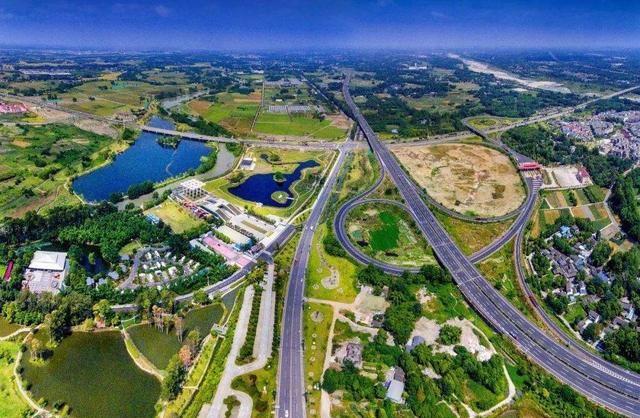 西昌市人均gdp_上半年西昌实现GDP316.84亿!经济持续恢复稳中向好