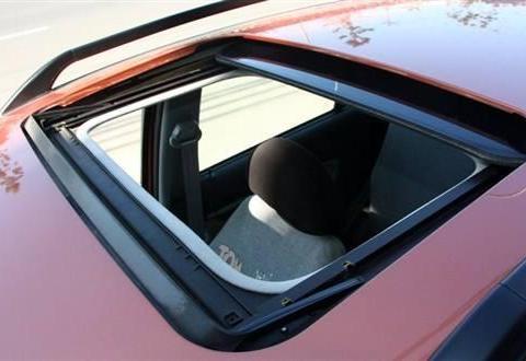 汽车的天窗虽不起眼，但天窗养护不能轻易忽视！这些窍门你都懂吗