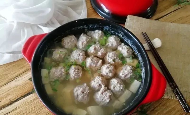 砂锅豆腐丸子汤