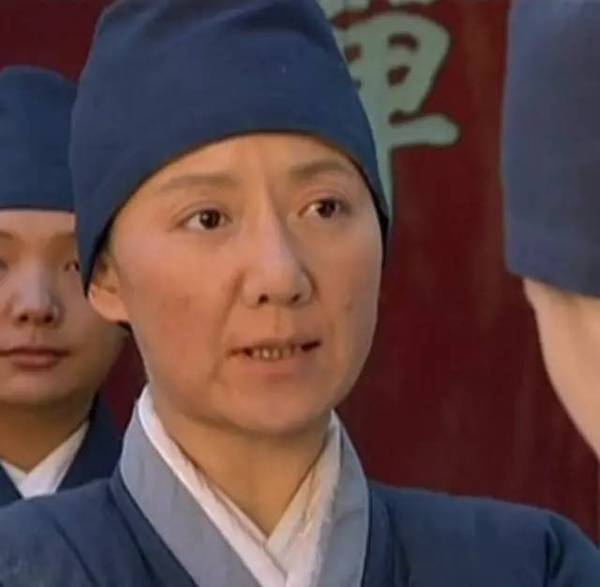 乃万为男人发声引发骂战,网友:长得好像甘露寺静白