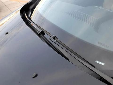 轻松三步换雨刮 别再去4S花冤枉钱了