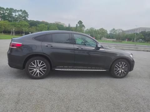 GLC300Coupe进口轿跑,glc轿跑coupe 一个溜背就值7万试驾2021款奔驰glccoupe