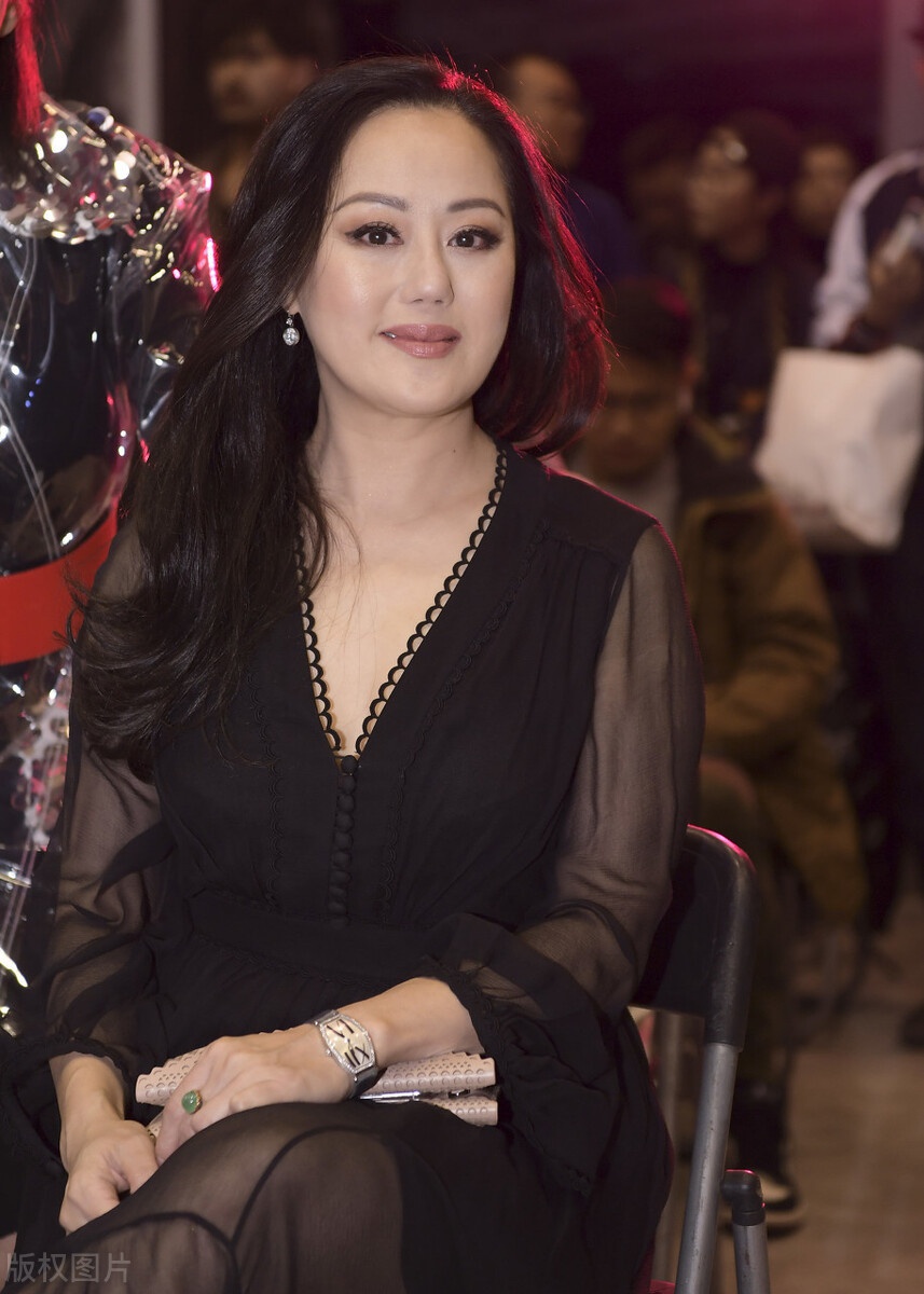 57岁章小蕙丰腴了又一次让人领略了她的美