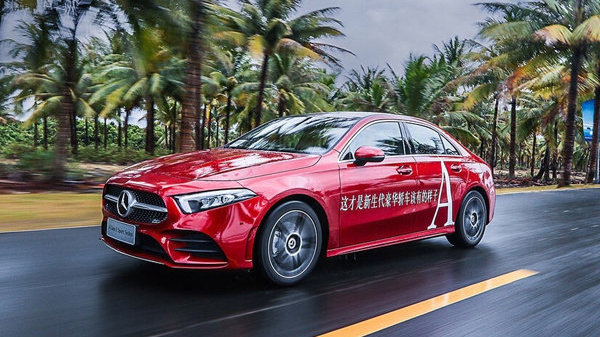 豪华入门级轿车终端行情，奔驰A级优惠4.5万，宝马1系给足惊喜