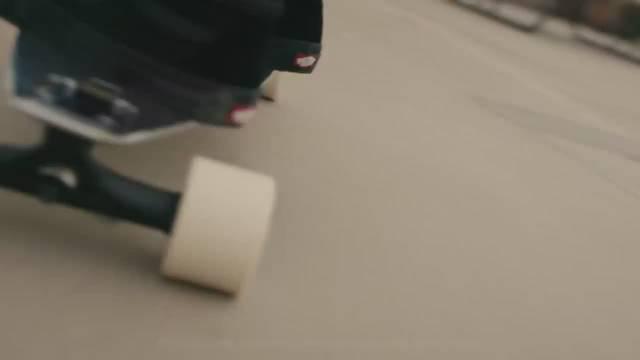 奔驰EQT概念MPV官方宣传片