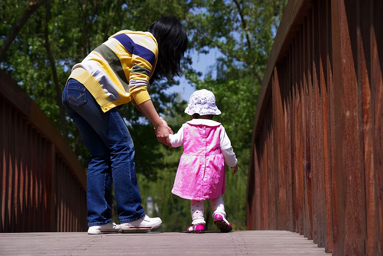 看德国妈妈的育儿方式，与中国妈妈有很大的差距