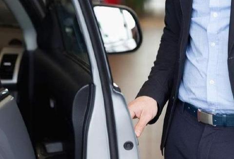 车开了三年以上，这里要注意保养更换了，不然车辆隐患不小