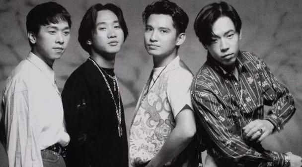 跪求 .. 谁知道哪里能买到2009东京演唱会coldplay主唱chris外套 !!!!!!!!! (附图)